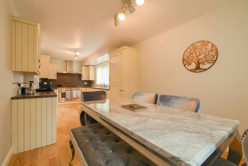 Luxurious & Tranquil Riverside Getaway Great Harwood Extérieur photo