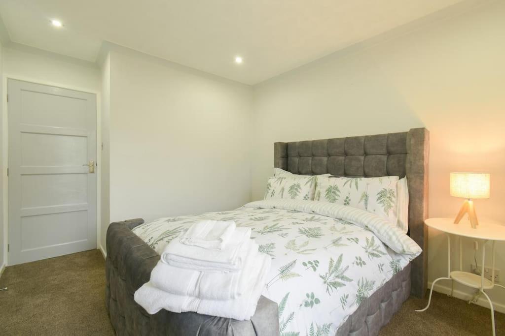 Luxurious & Tranquil Riverside Getaway Great Harwood Extérieur photo