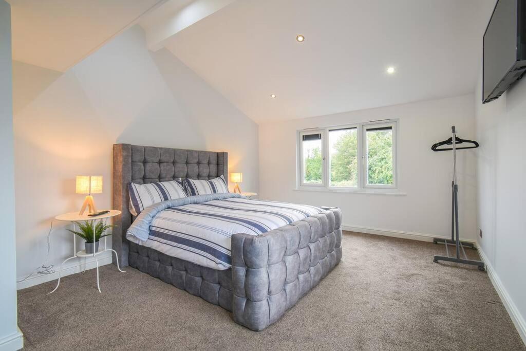 Luxurious & Tranquil Riverside Getaway Great Harwood Extérieur photo