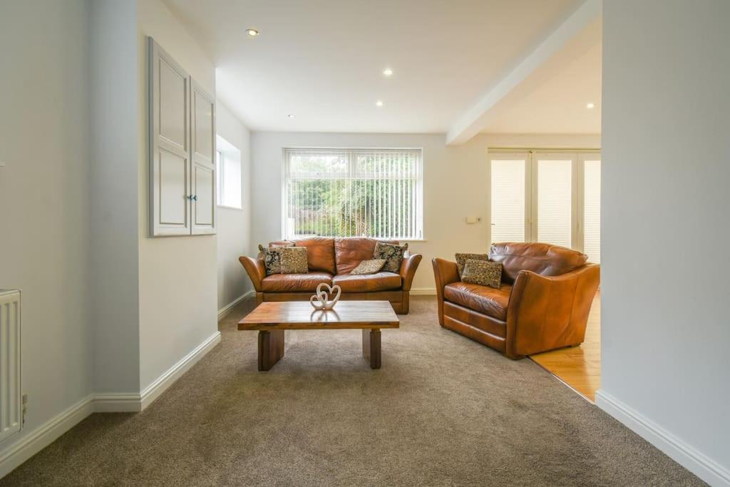 Luxurious & Tranquil Riverside Getaway Great Harwood Extérieur photo