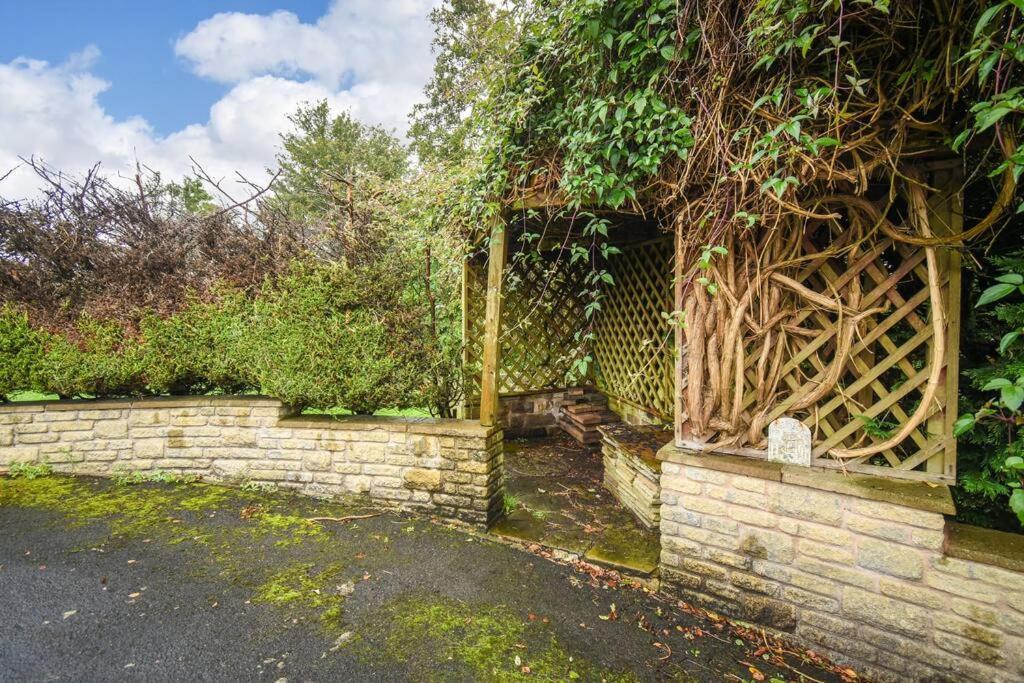 Luxurious & Tranquil Riverside Getaway Great Harwood Extérieur photo