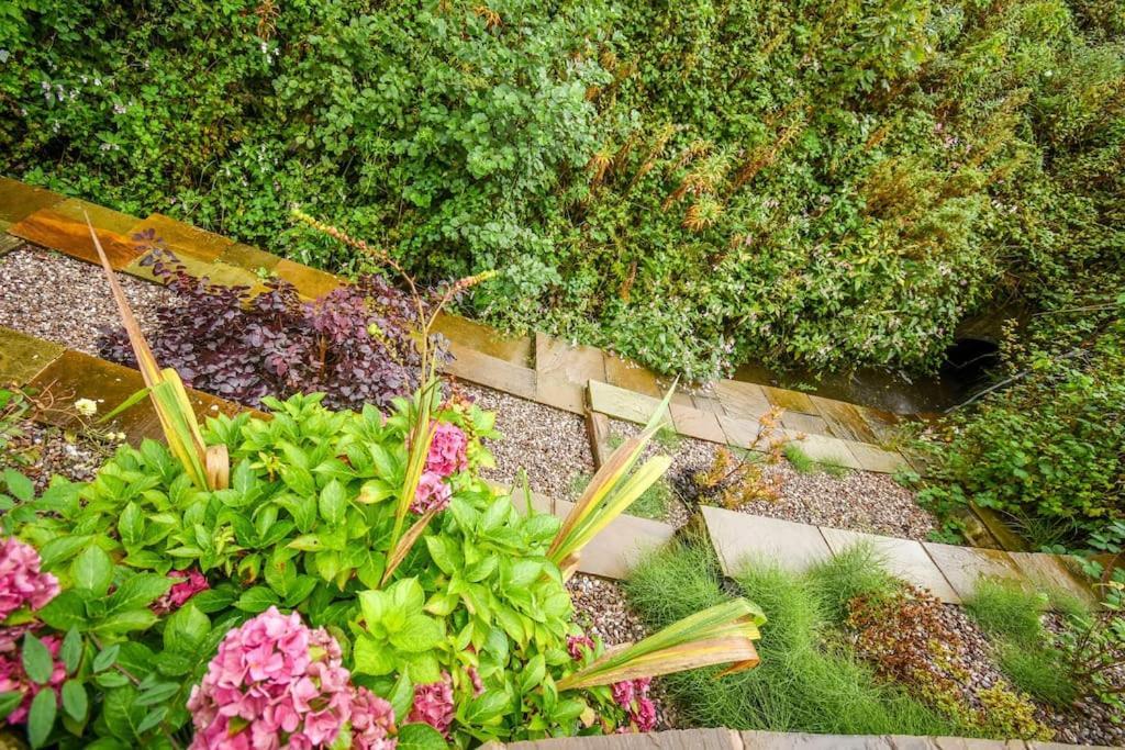 Luxurious & Tranquil Riverside Getaway Great Harwood Extérieur photo
